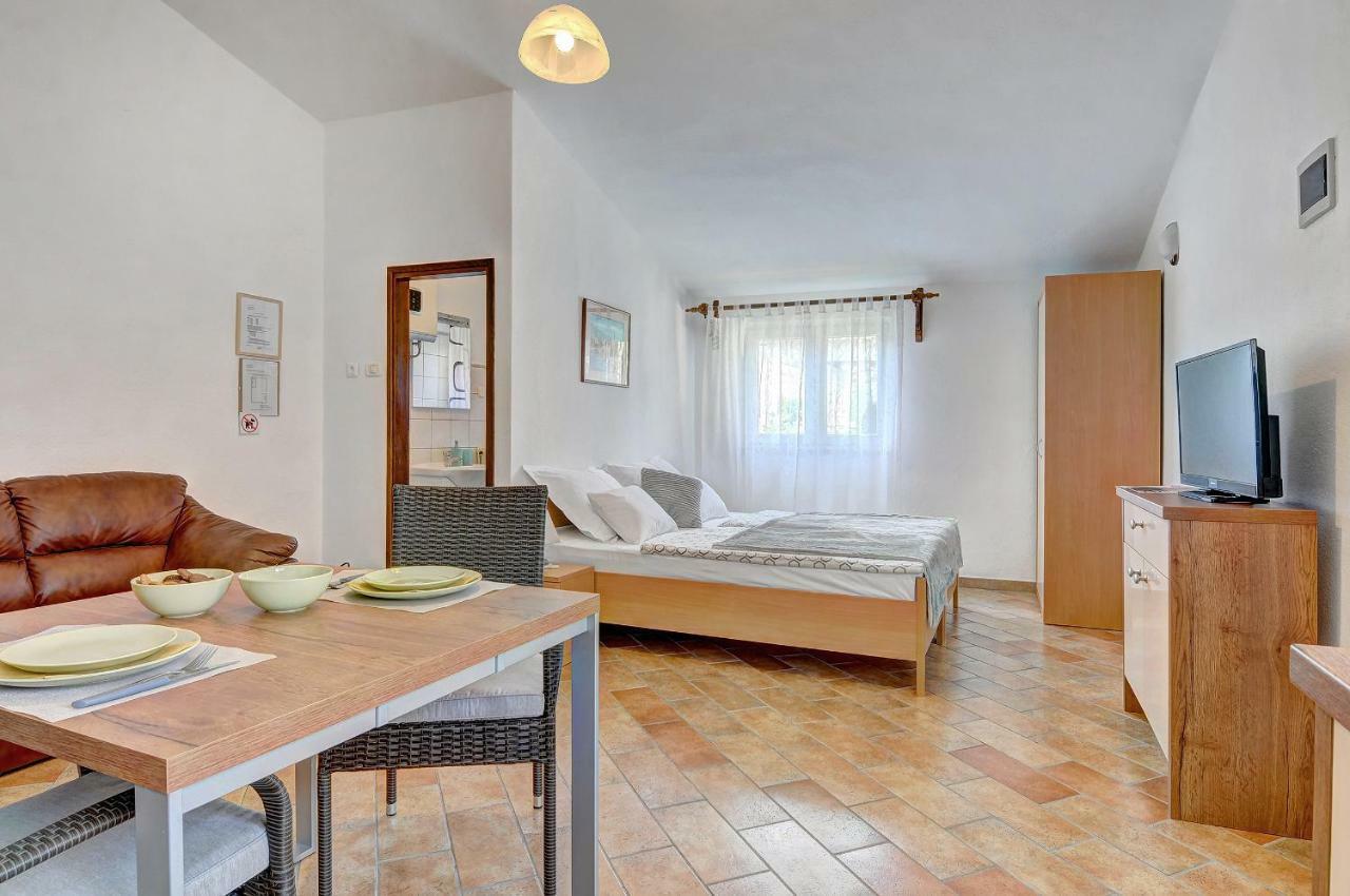 Adriatic Apartments Nada Fažana Extérieur photo